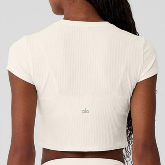 Set! ALO Yoga Cable Knit Shorts XS & Seacoast Crop Top S Ivory Lounge set - Picture 8 of 9